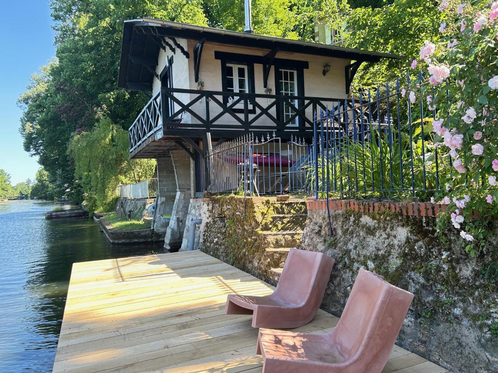 Le Chalet Bucolique Au Bord De L'Eau Olivet  Exterior photo